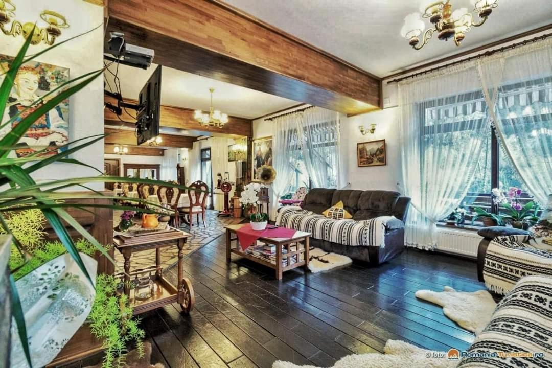 Casa Baciu Hotell Fundu Moldovei Eksteriør bilde